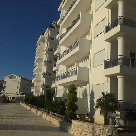 White - Luxury Family Апартаменты Саранда